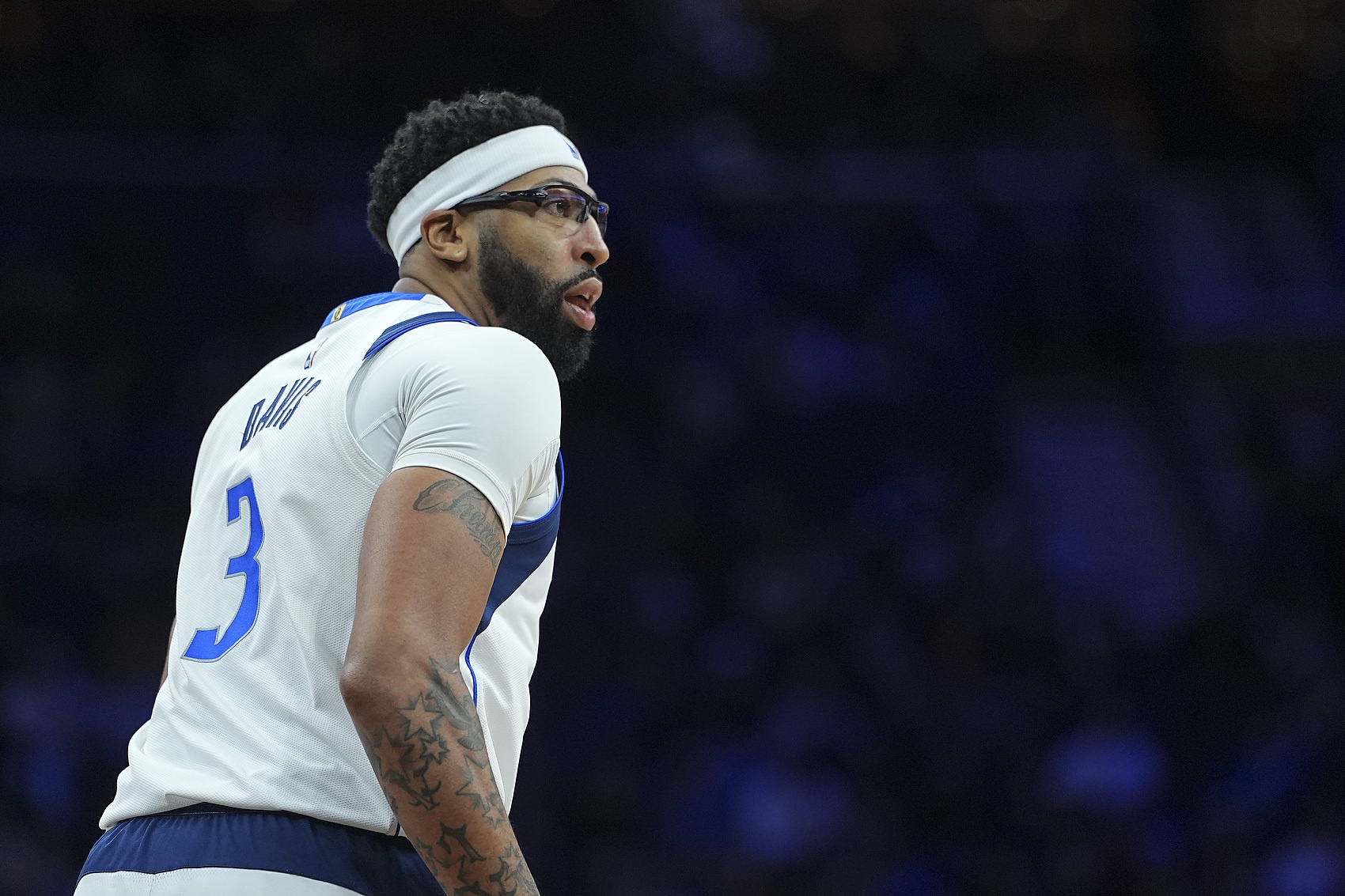 浓眉第36次砍至少25分10板5帽 平邓肯并列第7 90年代4大中锋排前5