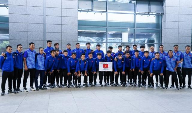 乐鱼网下载-越南国青抵达渭南备战四国赛 阮公凤侄子随队征战