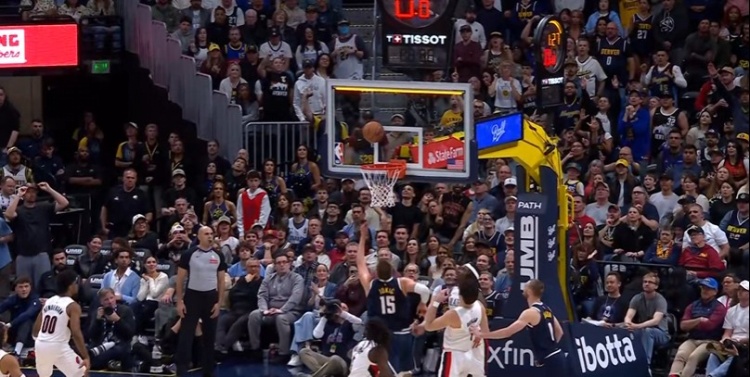 乐鱼网官网-尽在掌握！约基奇出手后还有0.1秒 极限压哨命中帮助球队占据主动